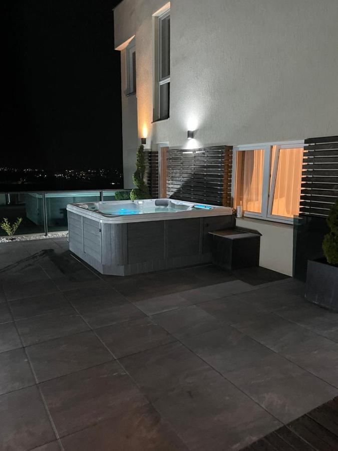 Gavas Jacuzzi & Panoramic View Apartment Cluj-Napoca Exterior foto