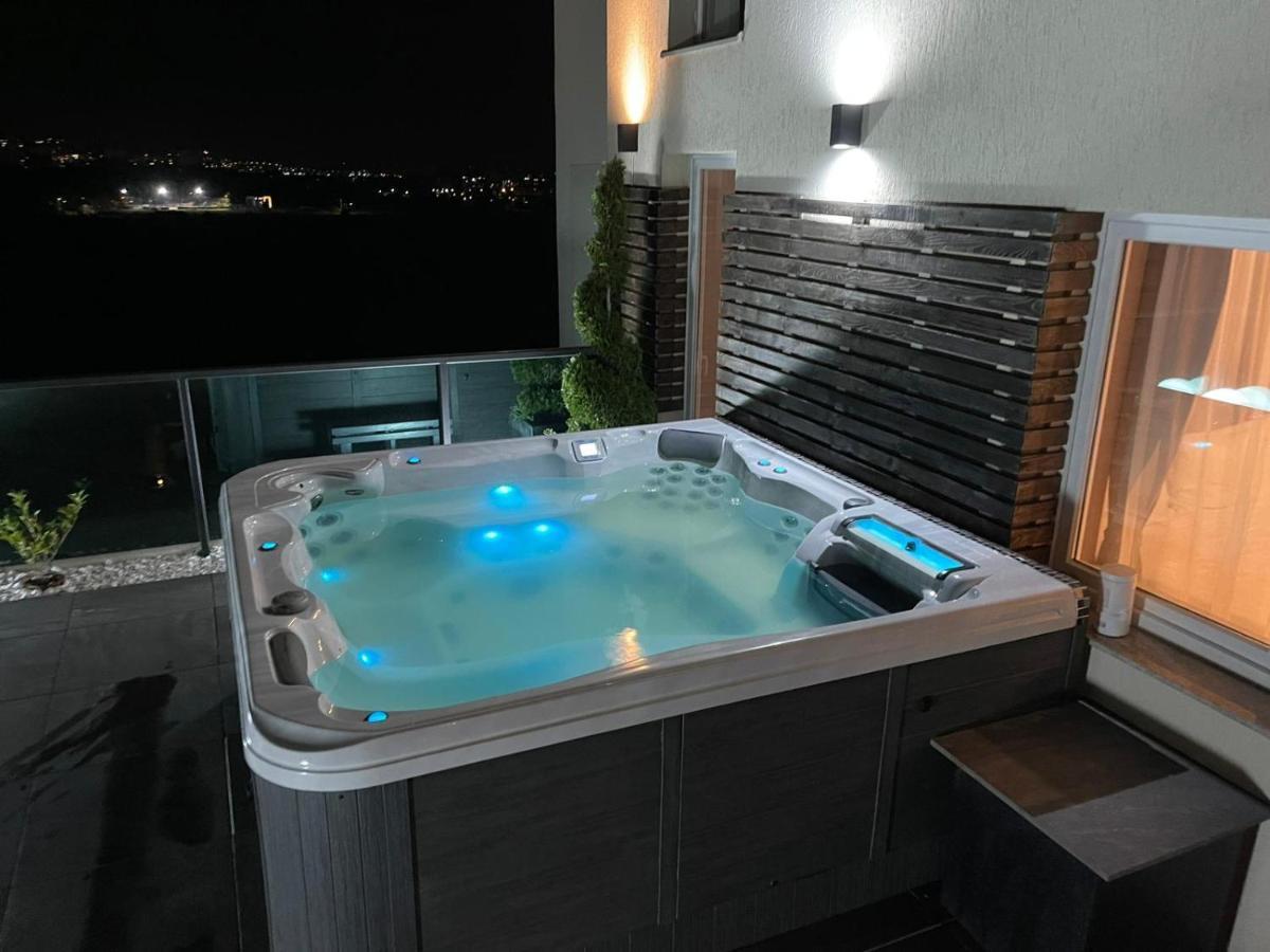 Gavas Jacuzzi & Panoramic View Apartment Cluj-Napoca Exterior foto
