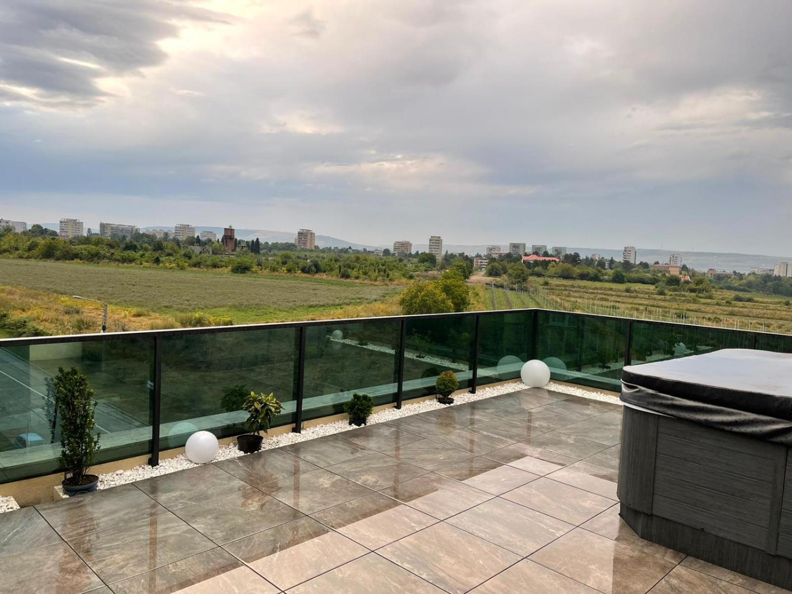 Gavas Jacuzzi & Panoramic View Apartment Cluj-Napoca Exterior foto